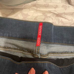 Brand new! Size 20 petite, good for those with shorter legs or a cropped look